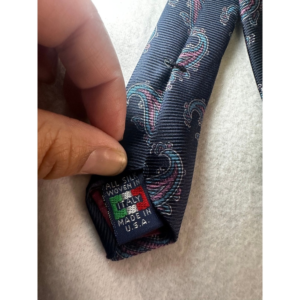 Briar Mens Navy Blue Paisley Silk Tie Hand Fashioned Italian Fabric Made in USA - Picture 4 of 9